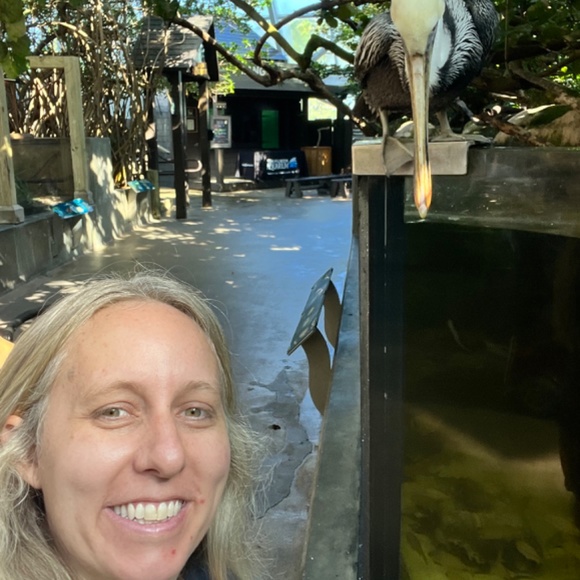 Meet your Posher, Danielle - Picture 2 of 2